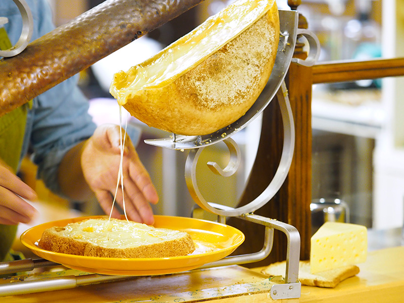 自家製ライ麦パンのトースト