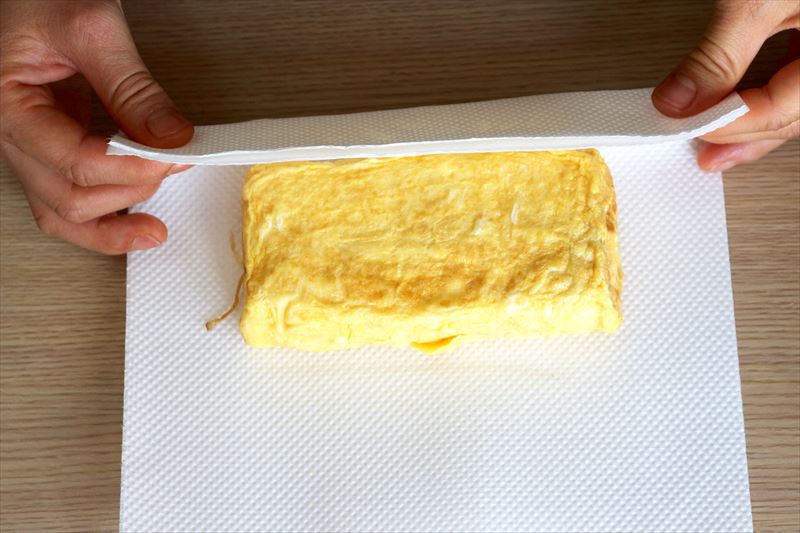 焼きあがったらキッチンペーパーへ