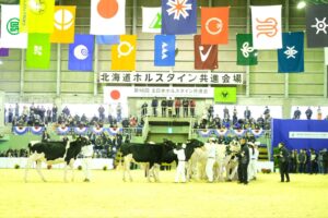 10年ぶり開催“乳牛のオリンピック”。参加した全国の高校生たちを追っかけレポート