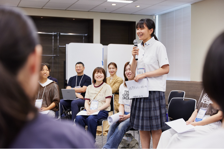 「My Vision, My Dream」で自らの夢を発表するのは、佐賀県から参加してくれた高校生